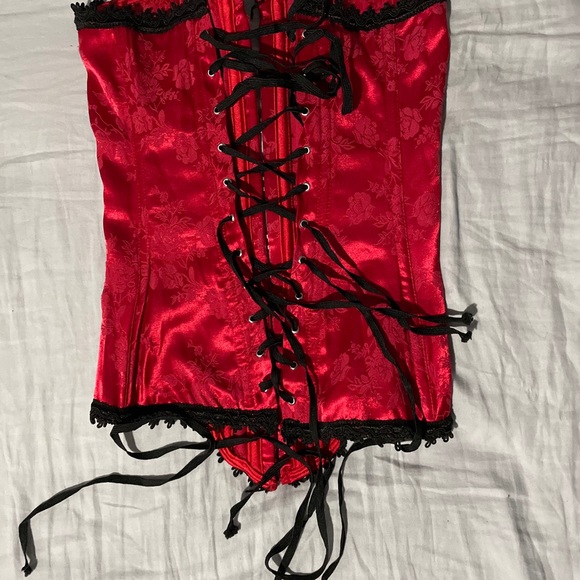 DONATED 2 corsets for 25 - Picture 4 of 4